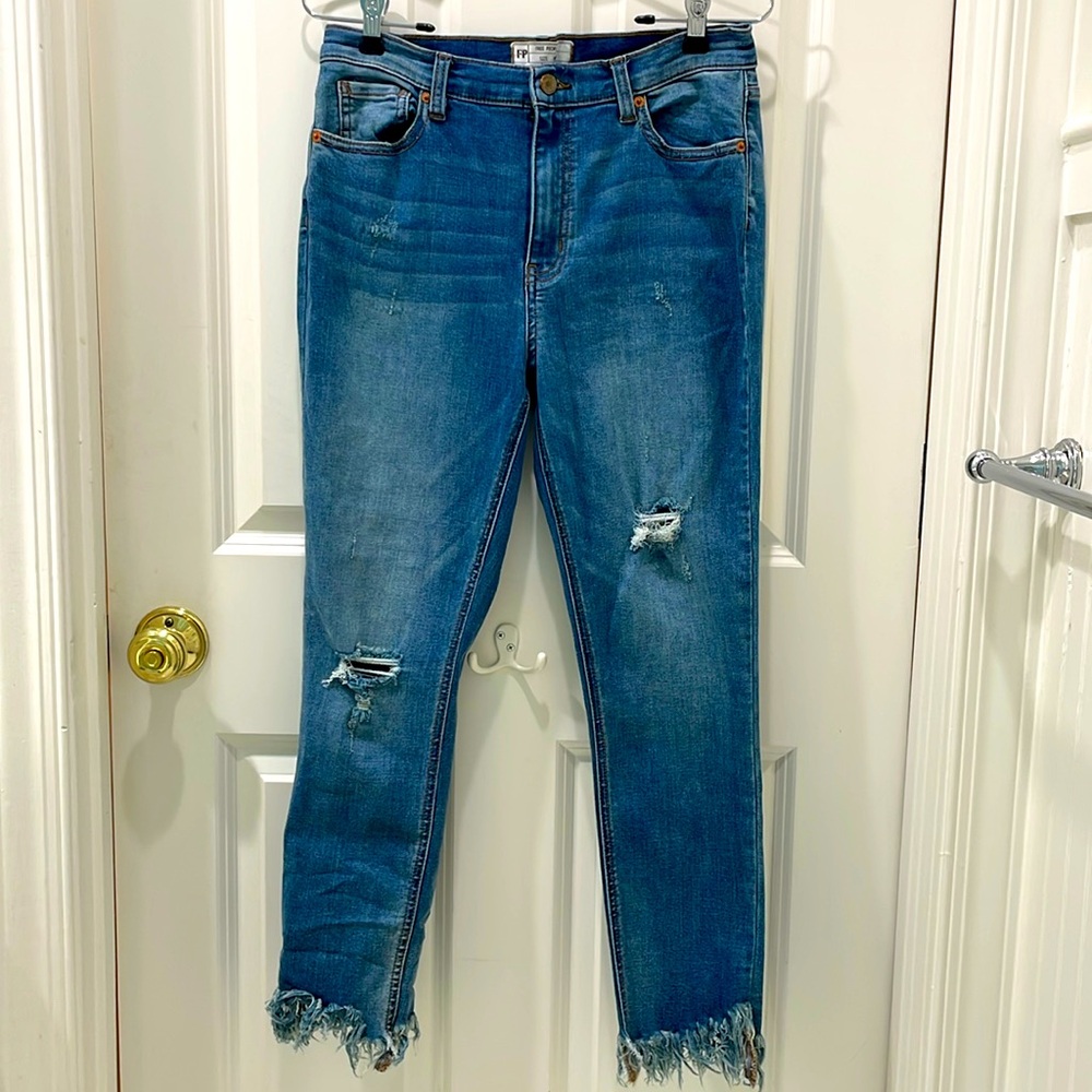 Free People Stretchy Ripped Frayed Hem Jeans Size W 30